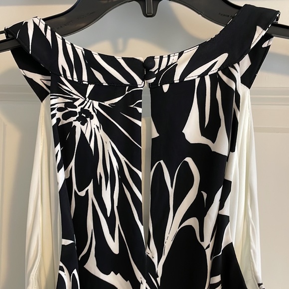 Vince Camuto Maxi Dress - Picture 3 of 6